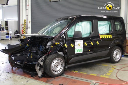 Những mẫu xe nào đạt 5 sao về an toàn của châu Âu? - 6 Ford Tourneo Connect